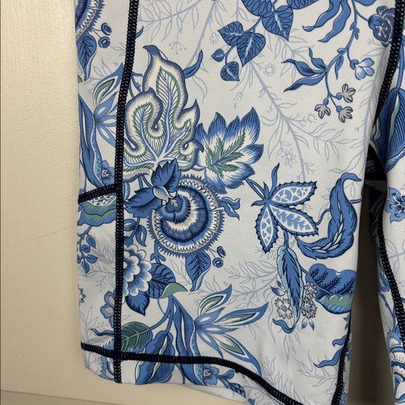 NWT Tuckernuck Blue and White Floral Bike Shorts - XS - Picture 2 of 10